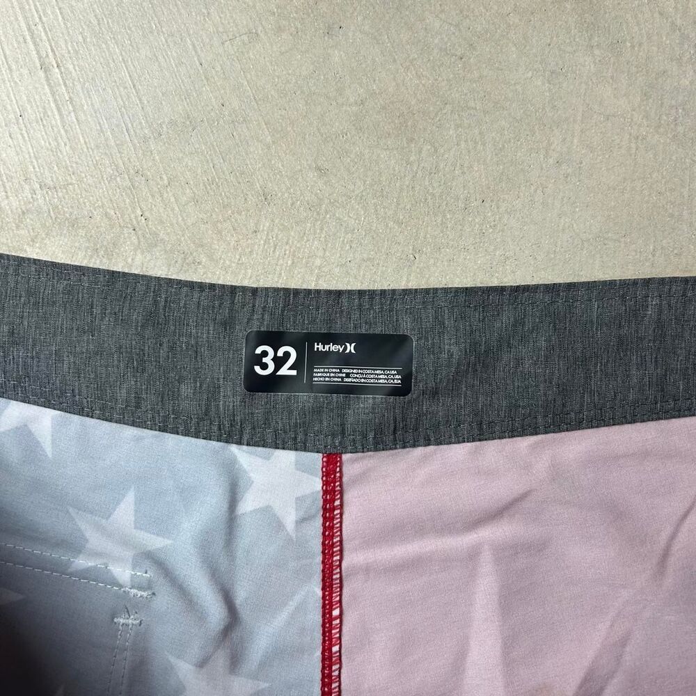 Hurley Men's multi Shorts - Picture 3 of 6